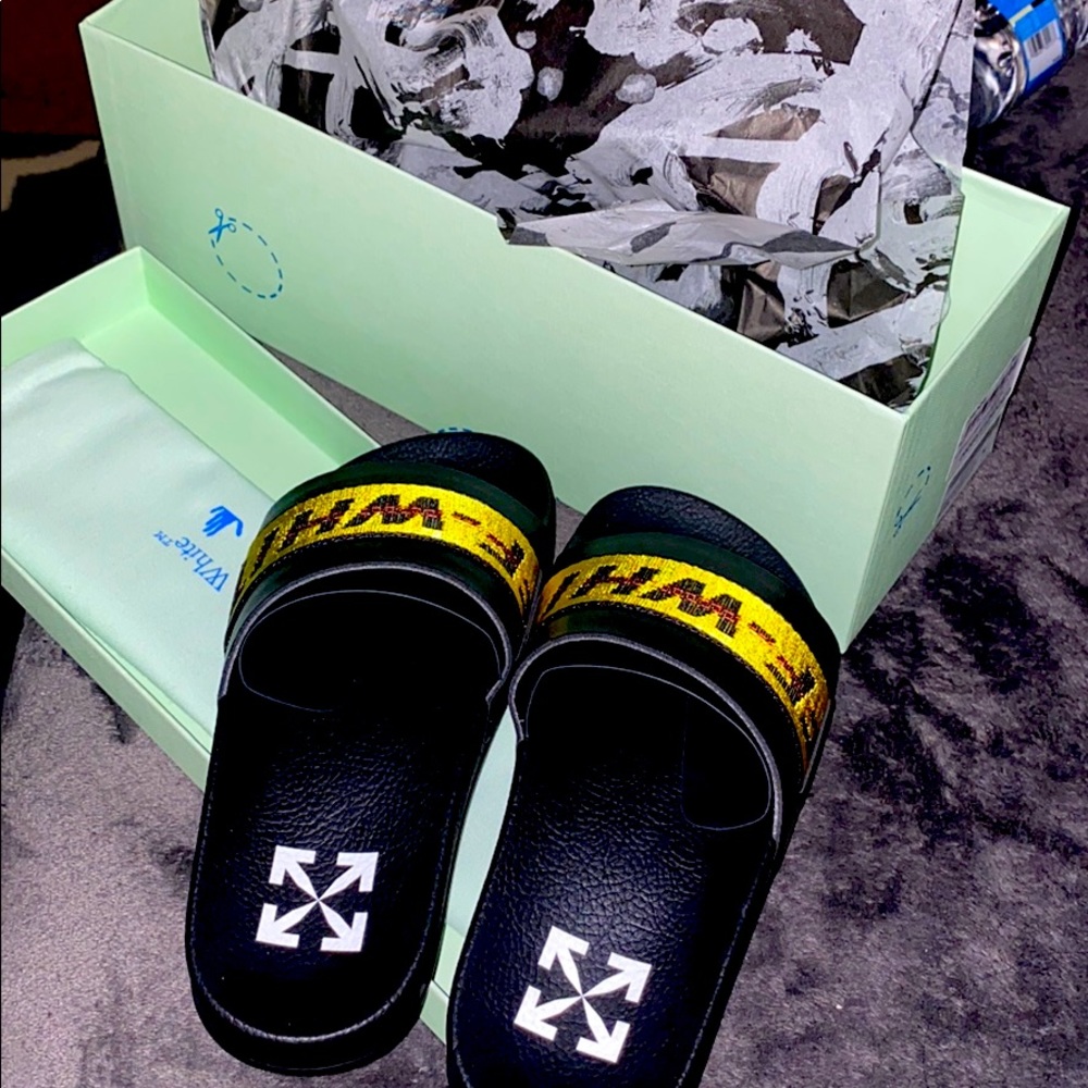 SOLD!!!! BRAND NEW OFF WHITE SLIDE